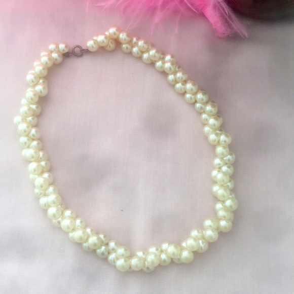 VINTAGE CHIC Faux Pearl Choker 1050’s 🔥 - Picture 10 of 16
